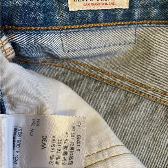 COPY - Levi’s | Premium 501 Original Fit High-Rise Shorts - Picture 3 of 5